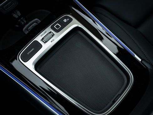 Certified 2025 Mercedes-Benz GLA 250 4MATIC image 35