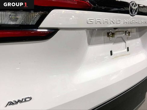 Certified 2024 Toyota Grand Highlander AWD image 31