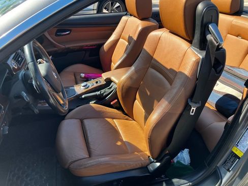 Used 2008 BMW 335i Convertible image 9