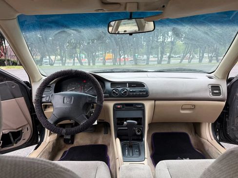 Used 1994 Honda Accord DX image 9