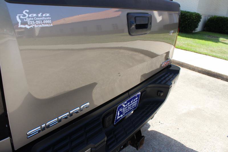 Used 2013 GMC Sierra 2500 Denali w/ Suspension Package, Off-Road AWD/4WD image 22