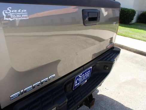 Used 2013 GMC Sierra 2500 Denali w/ Suspension Package, Off-Road AWD/4WD image 22