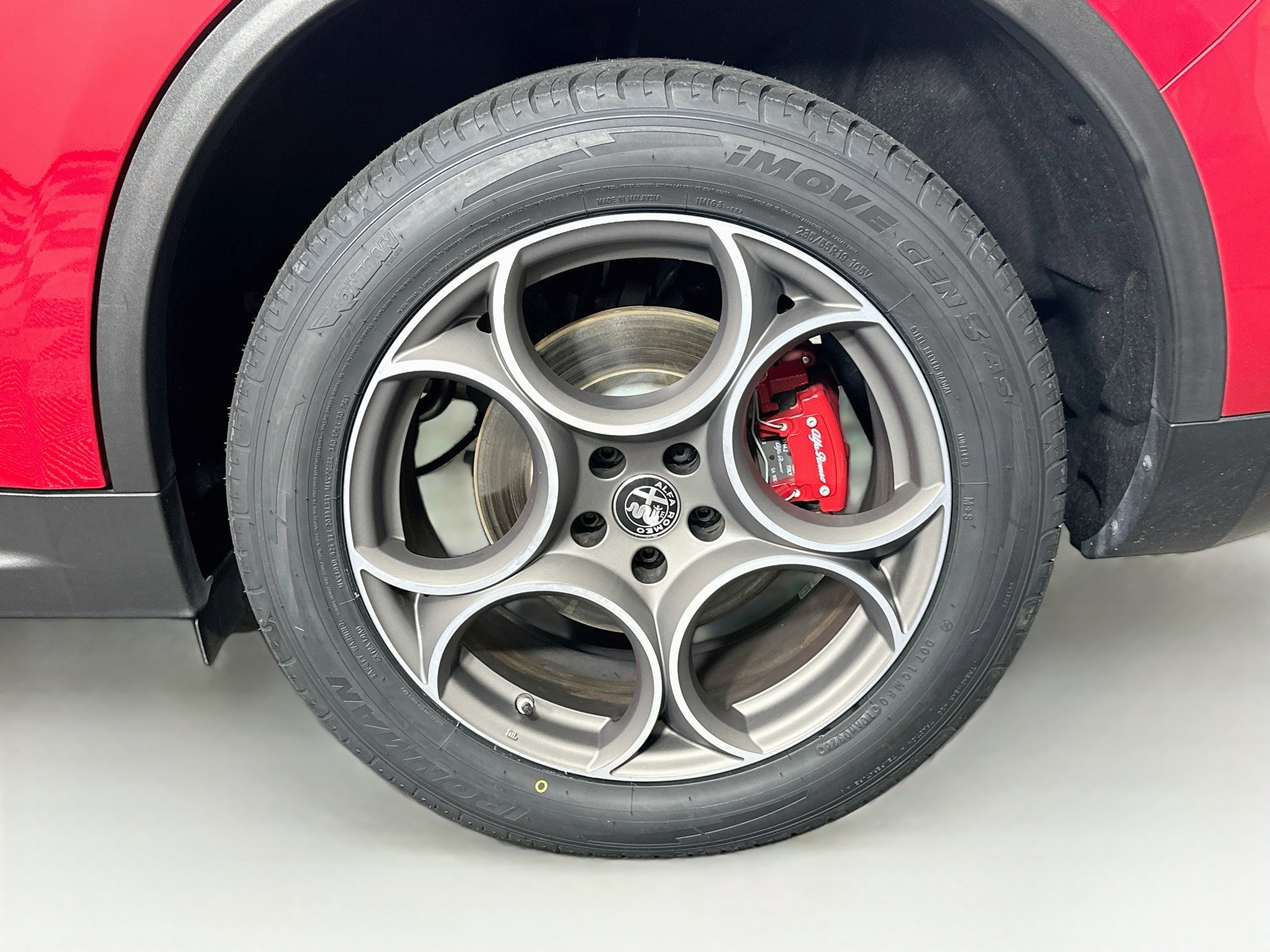 Used 2023 Alfa Romeo Stelvio Sprint RWD image 11