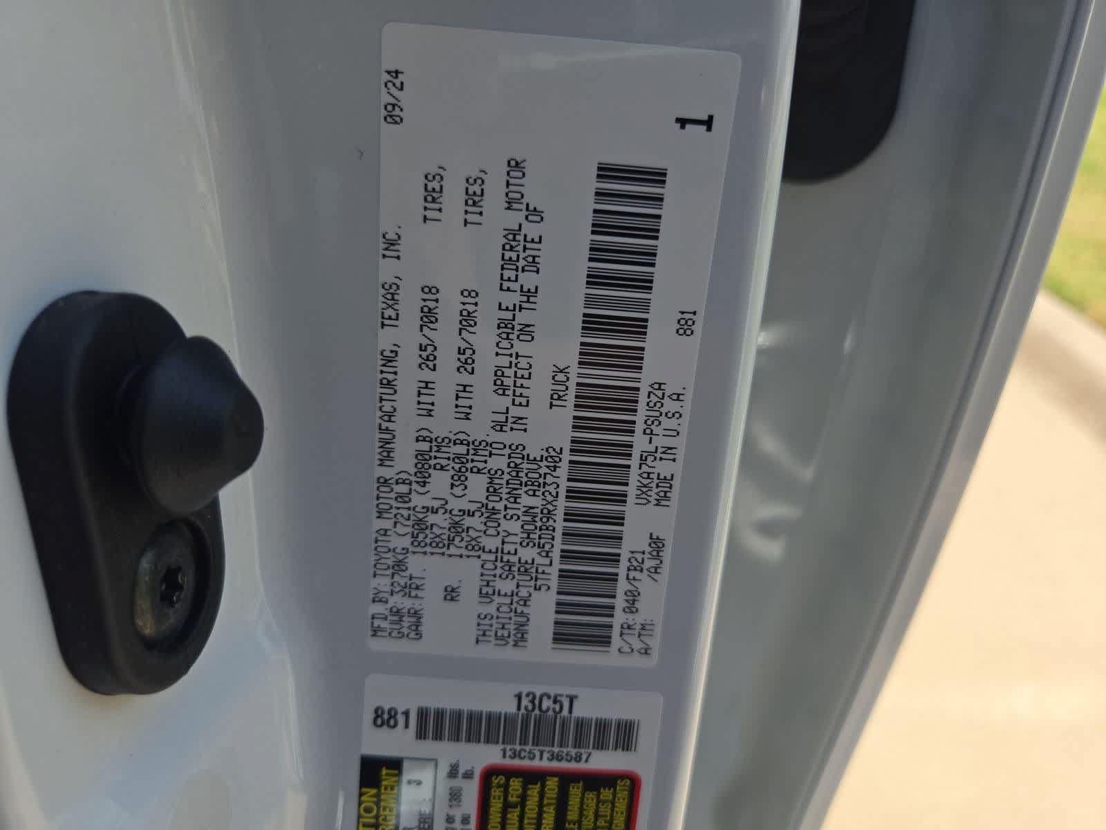 Used 2024 Toyota Tundra SR5 AWD/4WD image 32