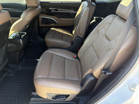 Used 2022 Kia Telluride SX w/ SX Prestige Package image 23