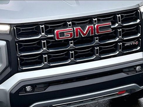 Used 2025 GMC Canyon AT4 image 29