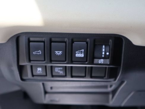 Certified 2022 Subaru Ascent Touring AWD/4WD image 16