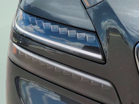 Certified 2025 Genesis GV80 3.5T Prestige AWD/4WD image 26