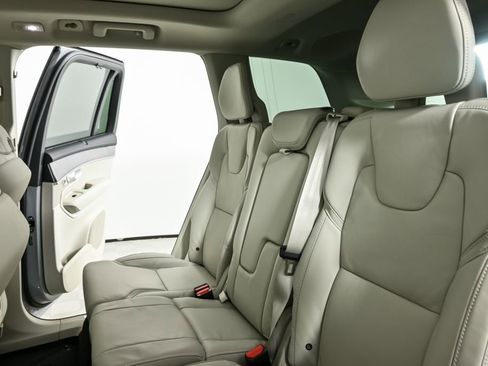 Used 2026 Volvo XC90 B6 Ultra w/ Protection Package AWD/4WD image 23