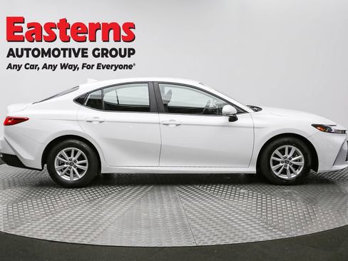 Used 2025 Toyota Camry LE FWD image 4