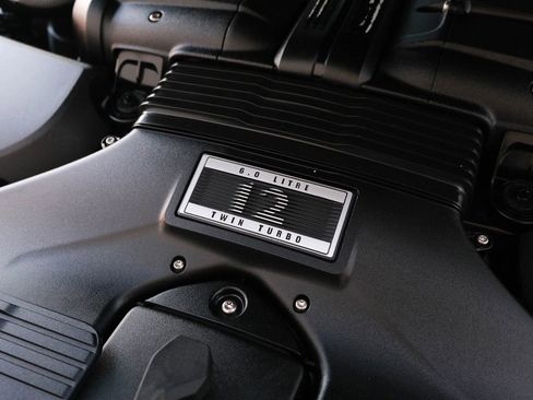 Used 2018 Bentley Bentayga image 21