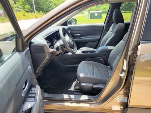 New 2026 Nissan Kicks SV w/ SV Premium Package AWD/4WD image 11