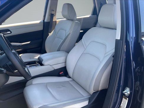 Certified 2024 Nissan Pathfinder SL FWD image 26
