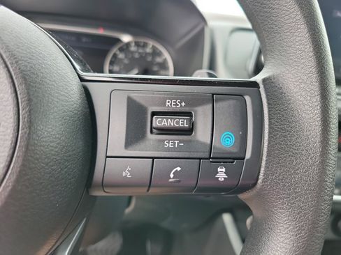 Used 2023 Nissan Rogue SV AWD/4WD image 16