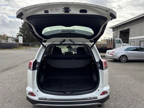 Used 2018 Toyota RAV4 Limited image 23