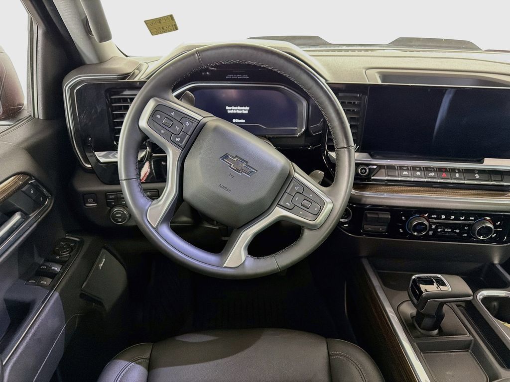 Used 2024 Chevrolet Silverado 1500 LT Trail Boss w/ Convenience Package II AWD/4WD image 20