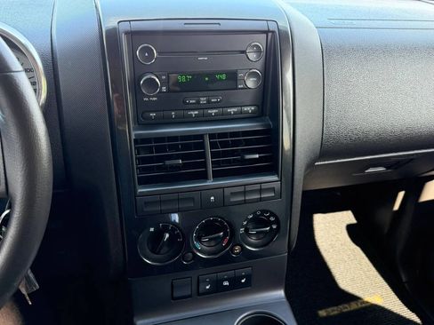 Used 2009 Ford Explorer Sport Trac Limited RWD image 10