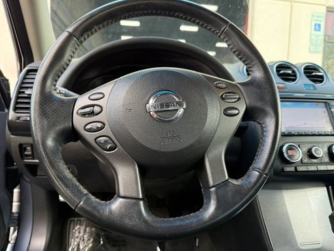 Used 2011 Nissan Altima 2.5 SL w/ Technology Pkg FWD image 26