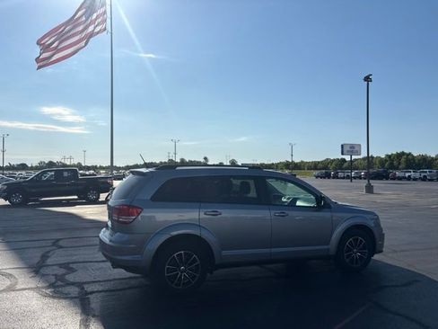 Used 2018 Dodge Journey SE w/ Blacktop Package FWD image 11