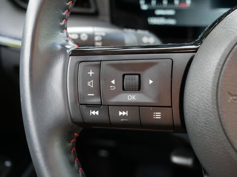 Certified 2025 Nissan Kicks SR AWD/4WD image 28