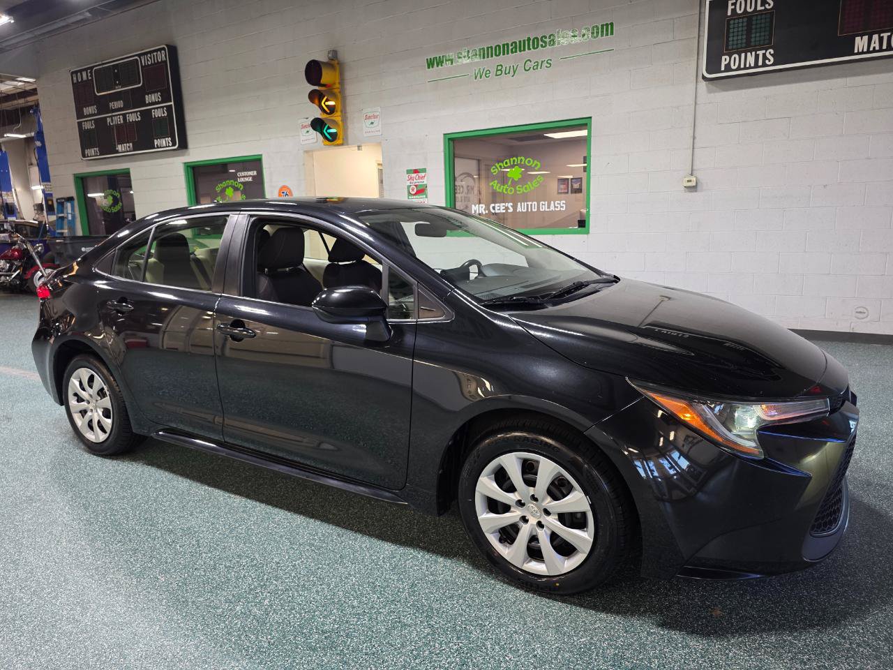Used 2022 Toyota Corolla LE FWD image 4