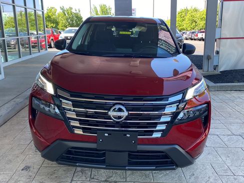 Used 2025 Nissan Rogue S FWD image 2