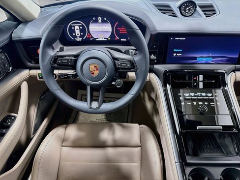 Used 2026 Porsche Panamera GTS AWD/4WD image 17