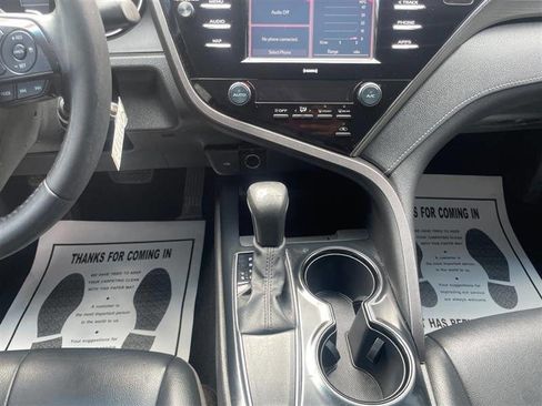 Used 2020 Toyota Camry SE image 12