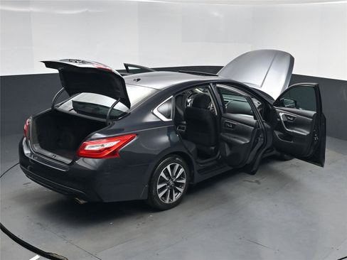 Used 2017 Nissan Altima 2.5 SV w/ Convenience Package image 27