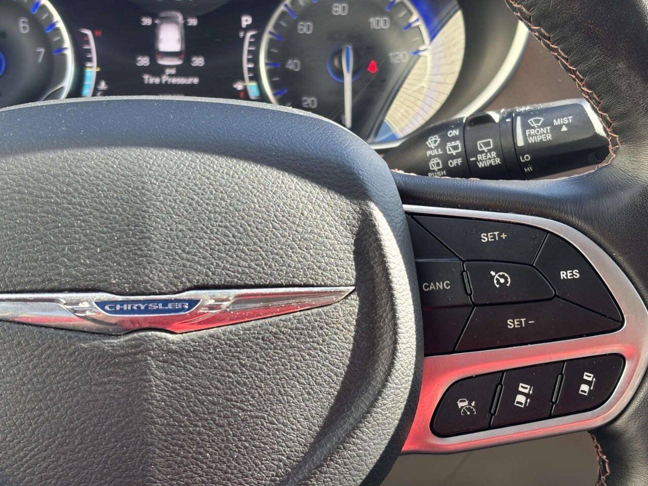 Used 2019 Chrysler Pacifica Touring-L Plus w/ Advanced Safetytec Group FWD image 33