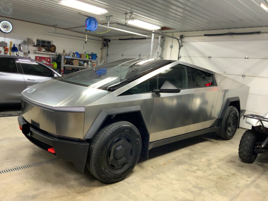 Used 2026 Tesla Cybertruck AWD Crew Cab image 1