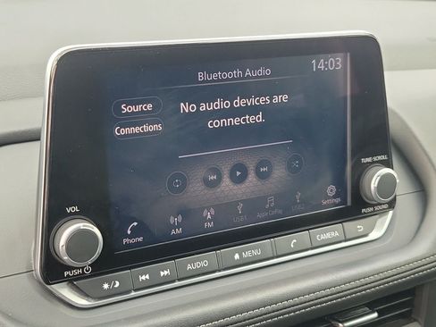 Used 2025 Nissan Rogue SV FWD image 24