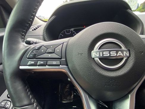 Used 2025 Nissan Sentra SV w/ All-Weather Package FWD image 32