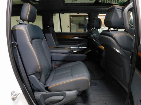 Used 2022 Jeep Grand Wagoneer Series II w/ Convenience Group III image 95