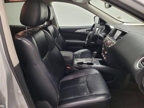 Used 2018 Nissan Pathfinder SL image 21