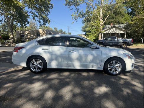 Used 2013 Nissan Altima 2.5 SV w/ 2.5SV Convenience Pkg FWD image 6