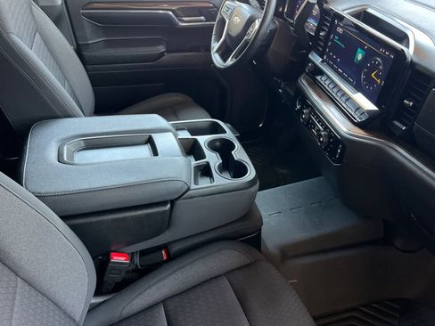 Used 2024 Chevrolet Silverado 1500 LT w/ Z71 Off-Road Package AWD/4WD image 18
