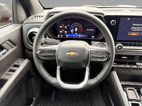 New 2024 Chevrolet Colorado LT w/ LT Convenience Package II image 12