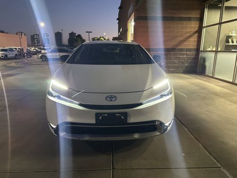 Used 2024 Toyota Prius Prime image 9