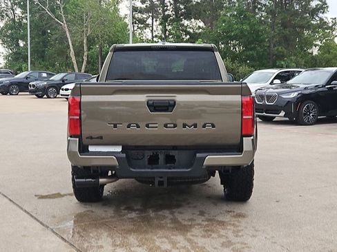 Used 2025 Toyota Tacoma TRD Sport image 7