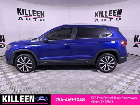 Used 2024 Volkswagen Taos SE image 4