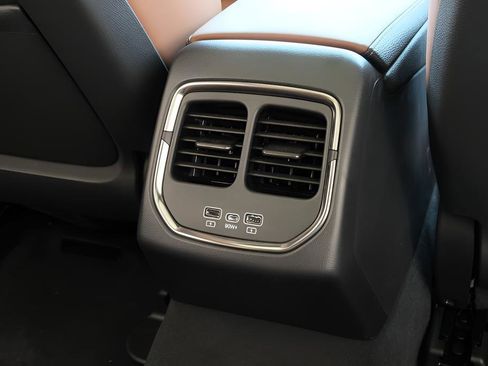 New 2025 VinFast VF 8 Plus AWD/4WD image 26