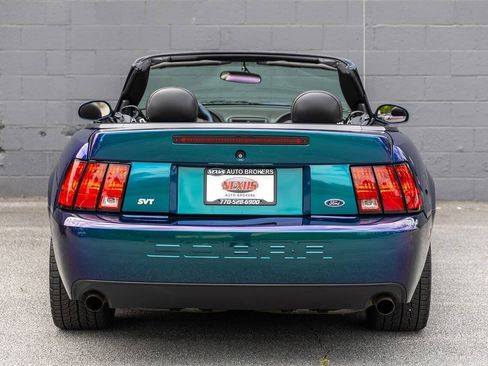 Used 2004 Ford Mustang Cobra RWD image 9