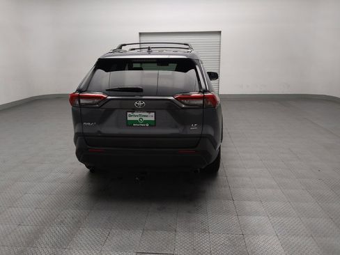 Used 2020 Toyota RAV4 LE AWD/4WD image 7