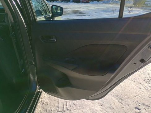 Used 2021 Nissan Versa SV image 15