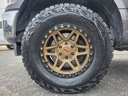 Used 2018 Ford F150 XLT w/ Equipment Group 301A Mid AWD/4WD image 17
