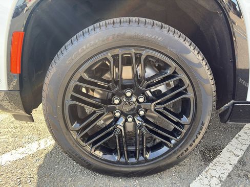 New 2026 Jeep Grand Wagoneer L Limited image 2