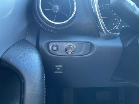 Used 2025 Chevrolet Blazer LT image 18