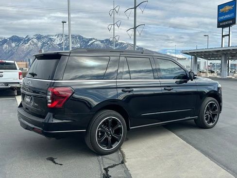 Used 2023 Ford Expedition Limited image 24