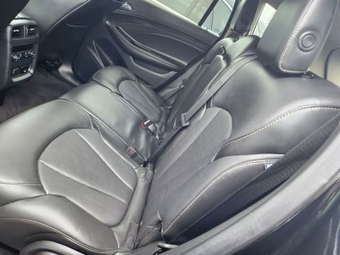 Used 2017 Buick Envision Essence image 7